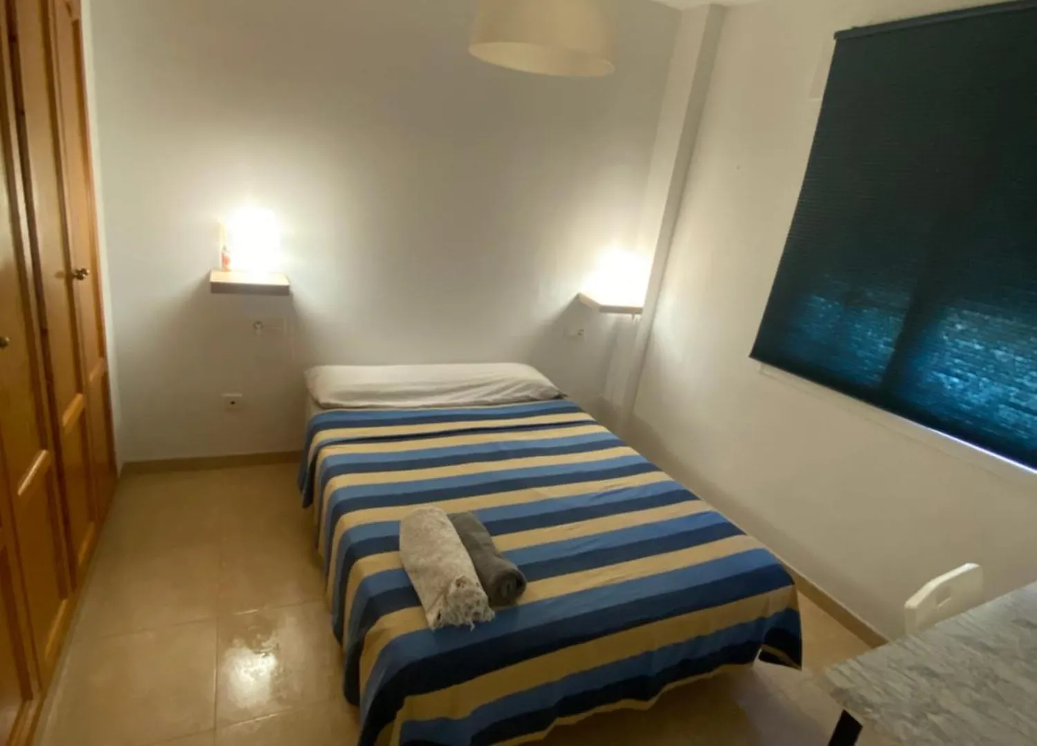 Habitacion Con Bano Privado, En Piso Compartido Coín Séjour chez l'habitant