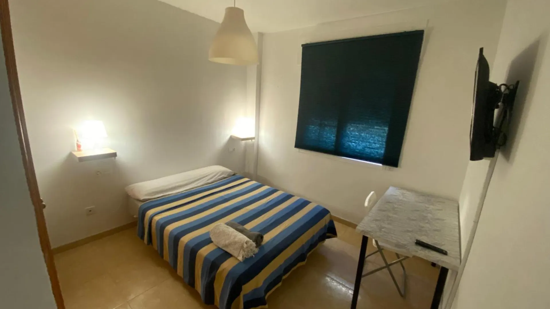 Séjour chez l'habitant Habitacion Con Bano Privado, En Piso Compartido Coín
